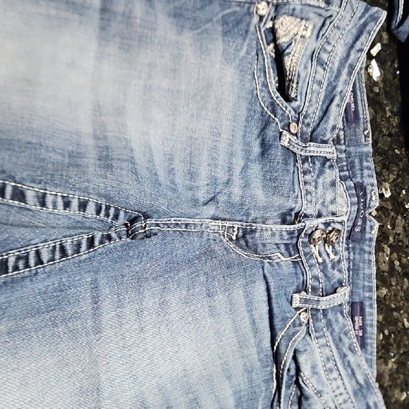 Gently Used Vigoss Chelsea Capris - Picture 5 of 5